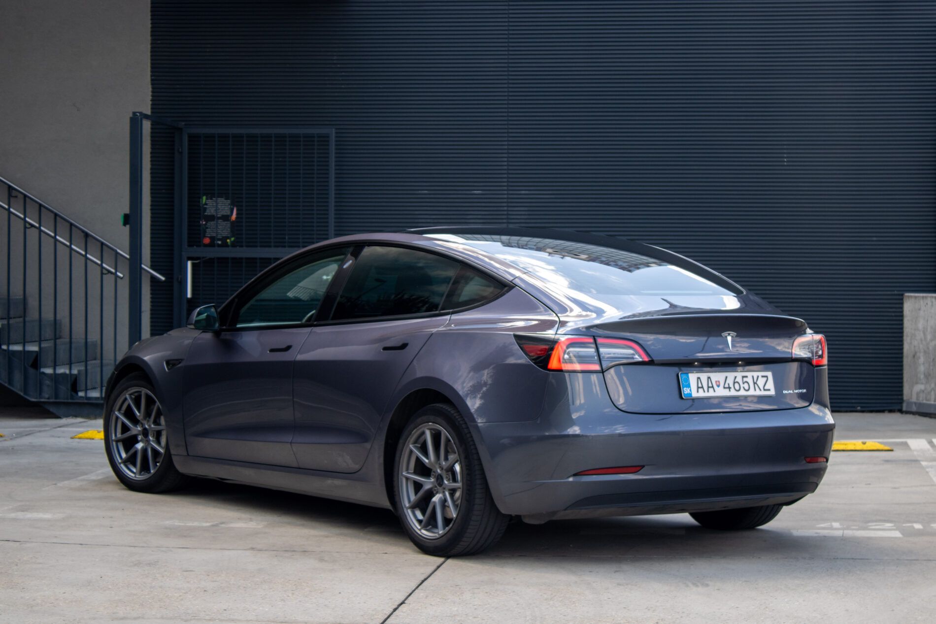 Tesla Model 3 - fotka 4