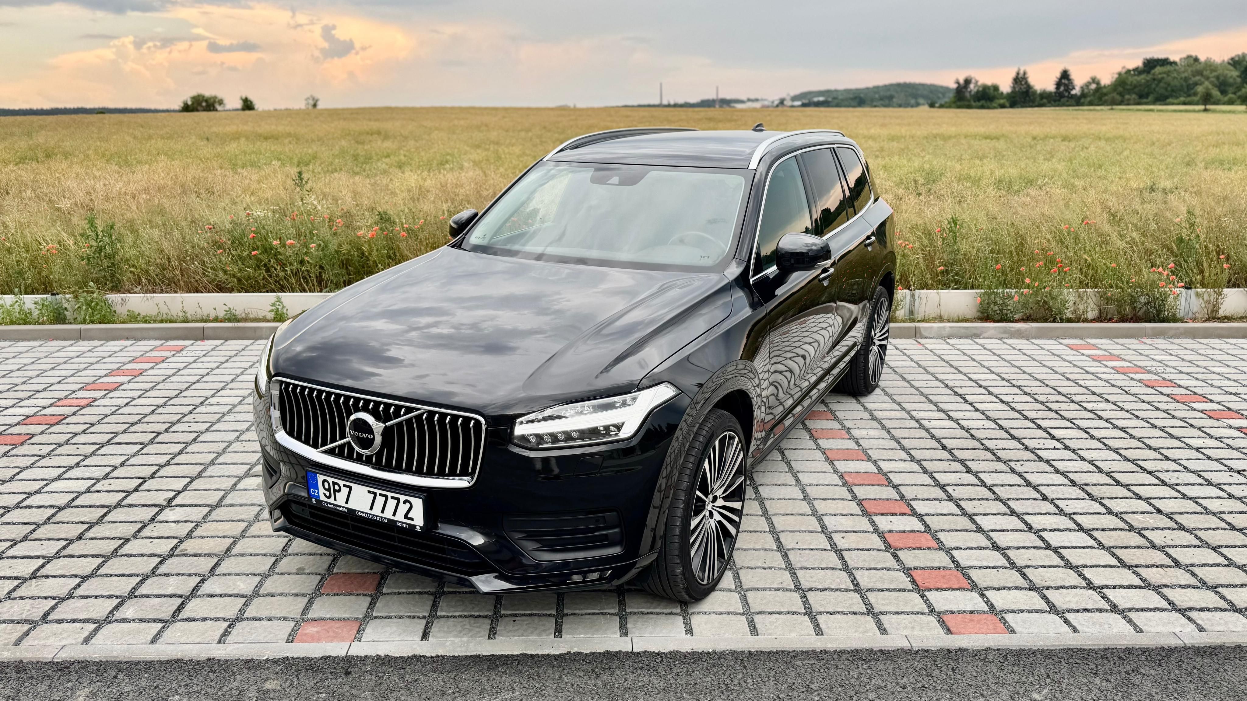 Volvo XC90, MomentumPro, Mild-Hybrid, AWD - fotka 4