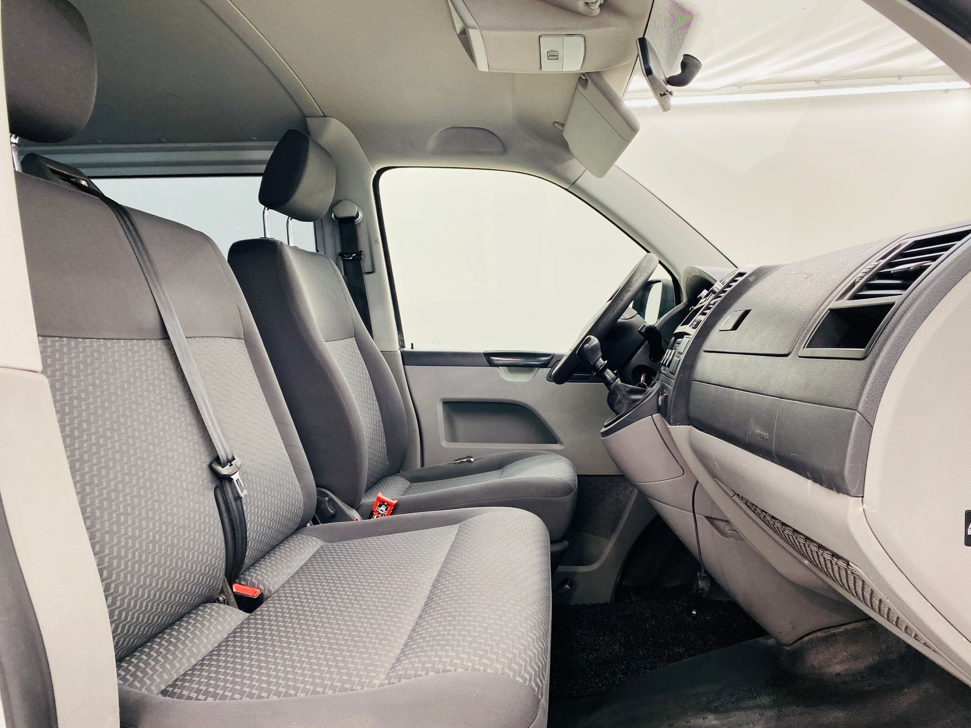 Volkswagen Transporter, 2.0 TDI 75kW 9Míst - fotka 6