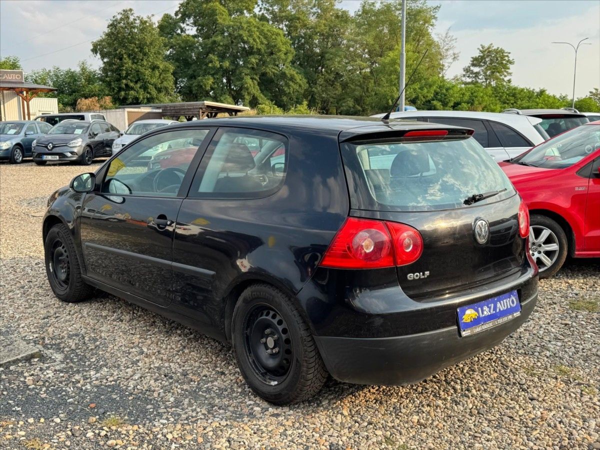 Volkswagen Golf, 1,4 16V Trendline - fotka 4