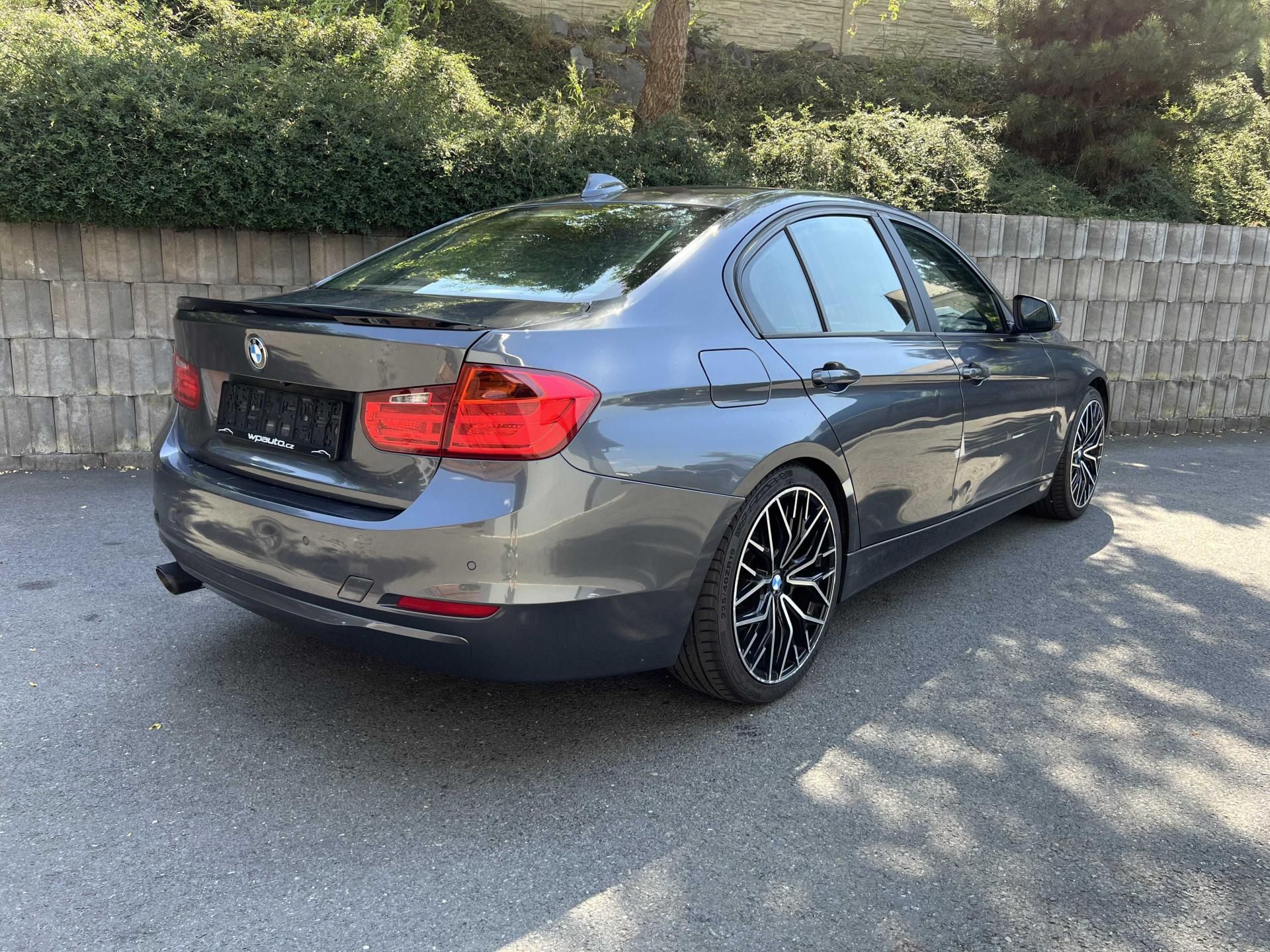BMW Řada 3, F30 320d 120 kW - fotka 5