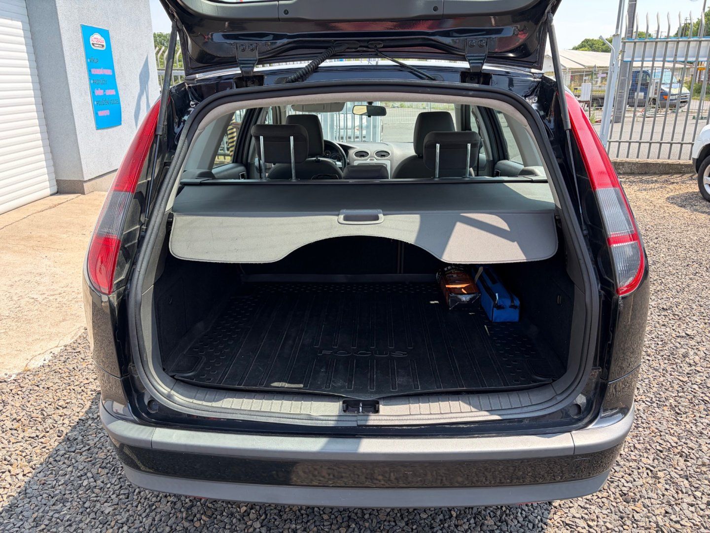 Ford Focus, 1,6 74kW, SERVISKA - fotka 5