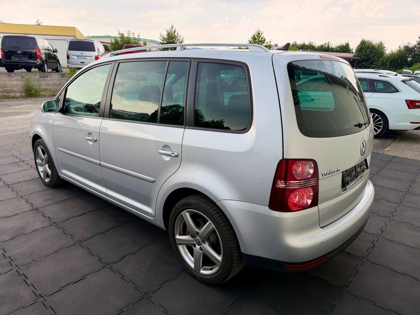 Volkswagen Touran, 2.0TDi 125kW kůže, NAVi, tažné - fotka 5