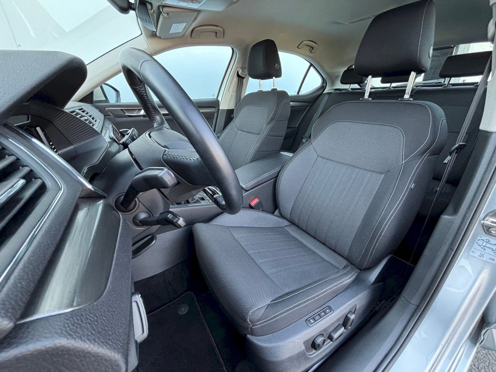 Škoda Superb, 2.0 TDI 110kW Style - fotka 6