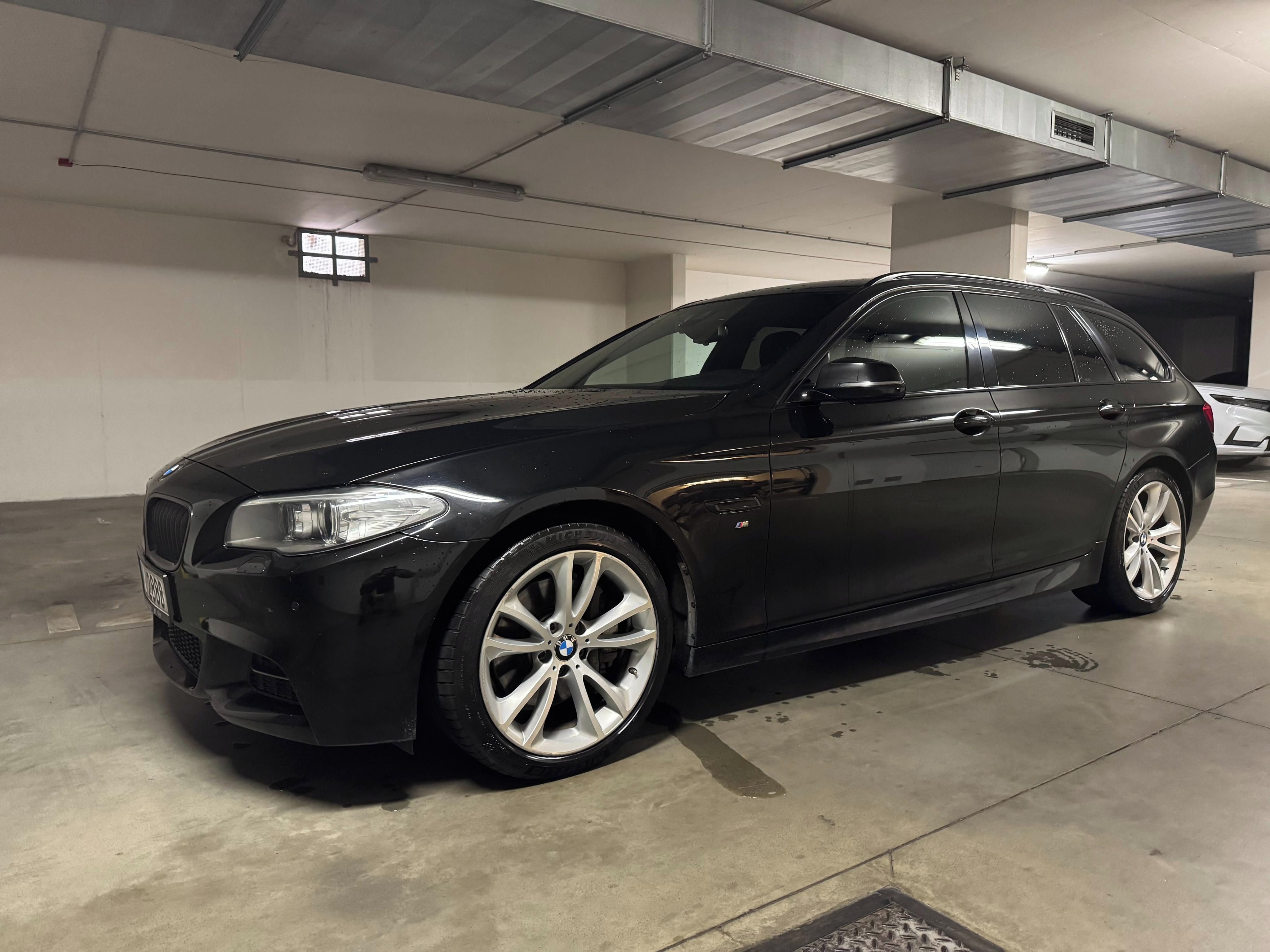 BMW Řada 5, F11 530dx LCI černá Mpaket taž - fotka 3
