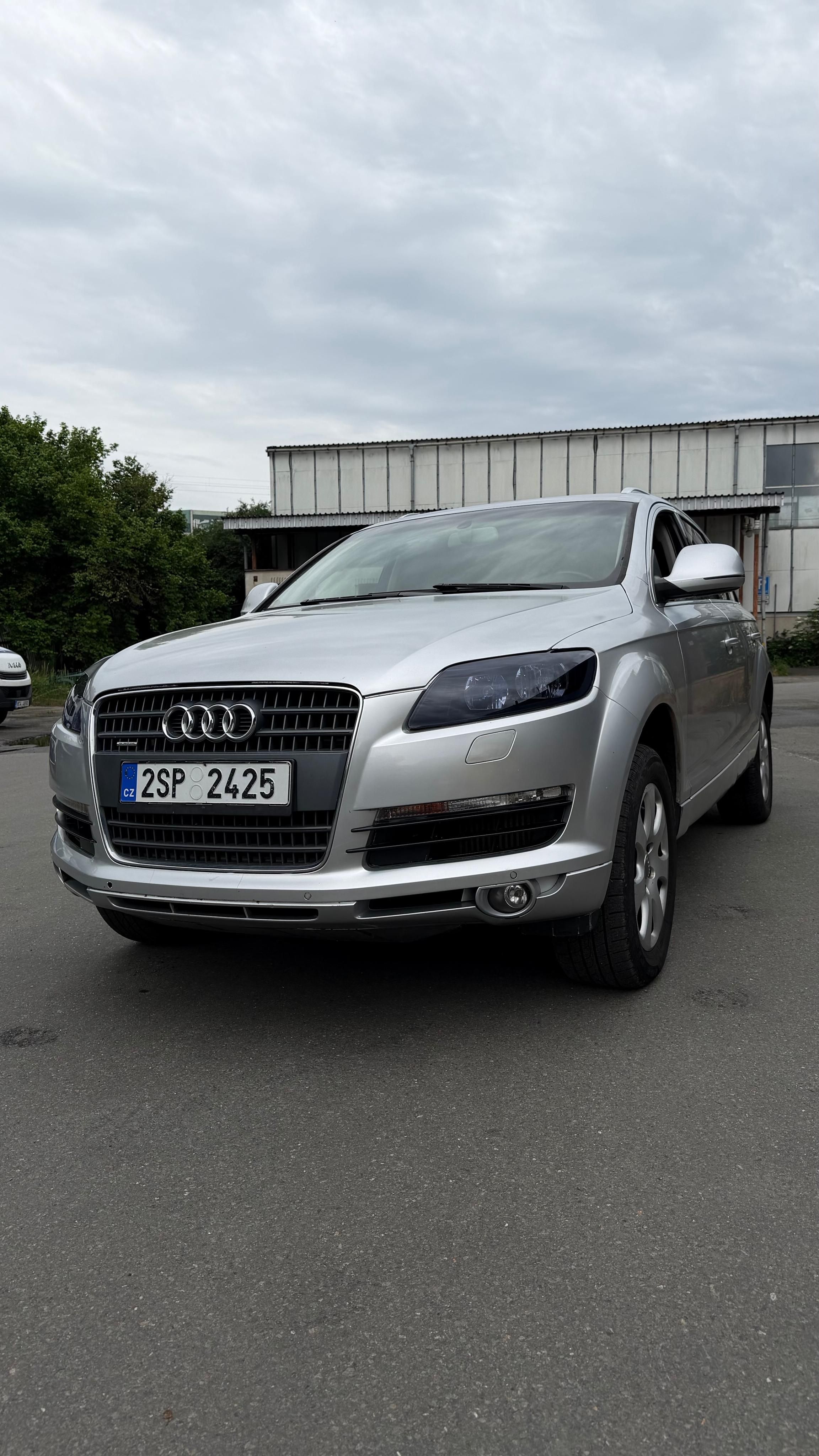 Audi Q7, 3.0TDI  171Kw tažné 3.5t 5mist