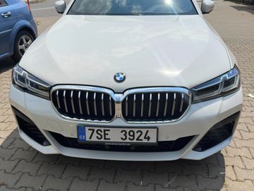 BMW 540i H&K,Nezávislé. Laser