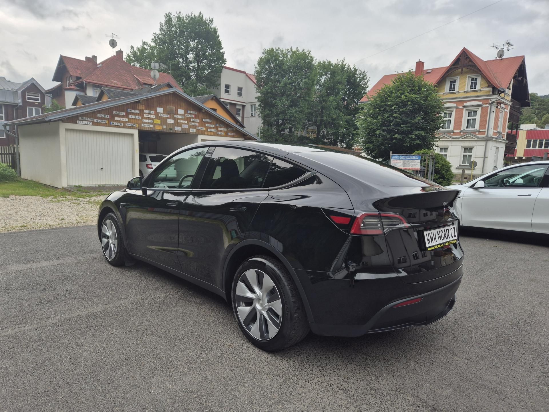 Tesla Model Y, LONG RANGE DUAL MOTOR TZ 90,0% - fotka 4
