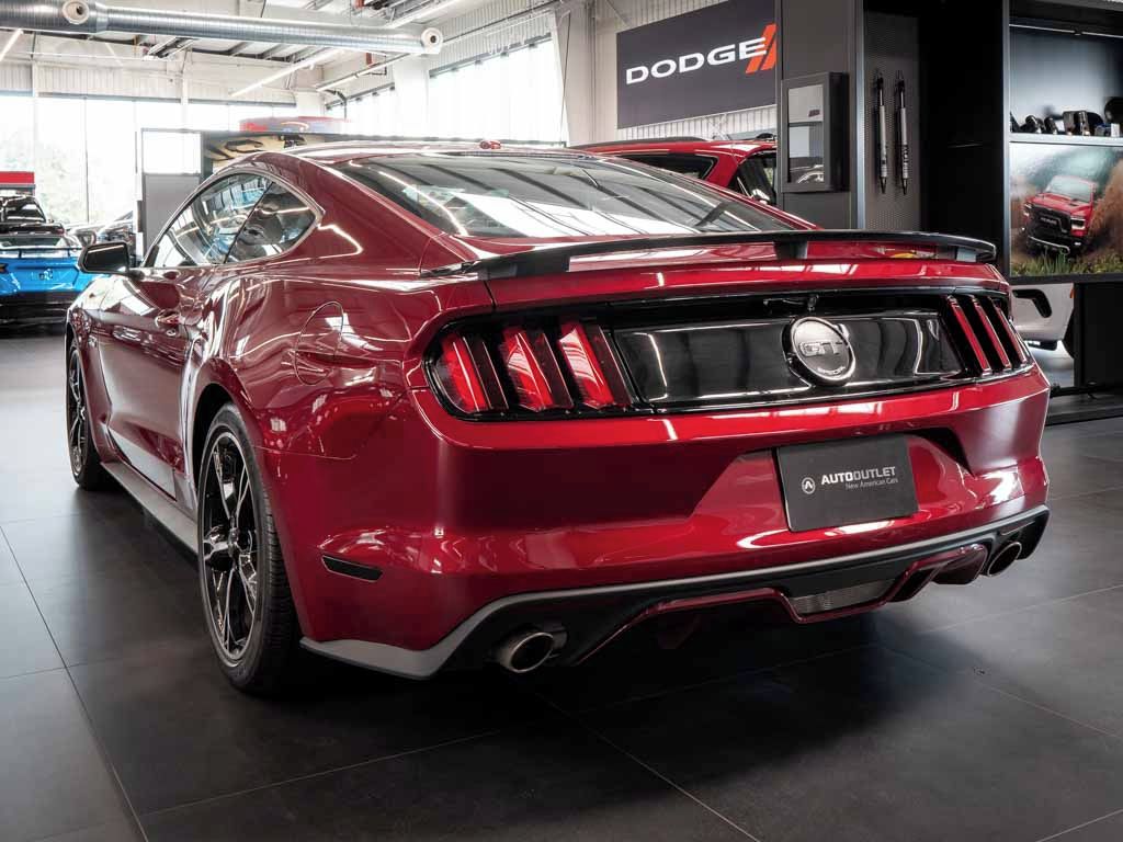 Ford Mustang, 5.0 V8 GT California Special - fotka 3