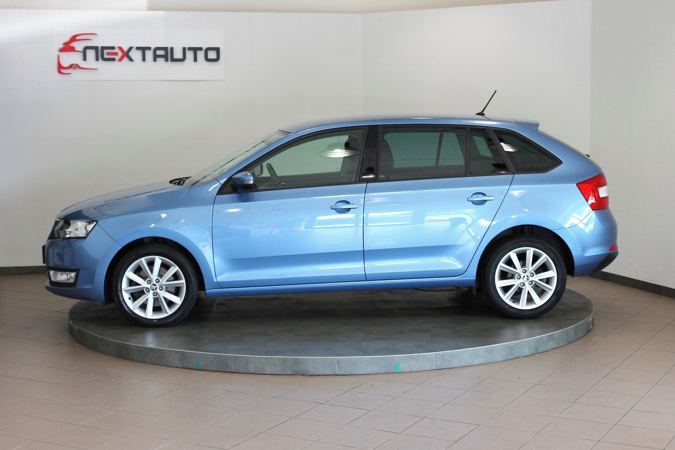 Škoda Rapid, 1.2 TSI 81kW JOY, 1.MAJITEL - fotka 2