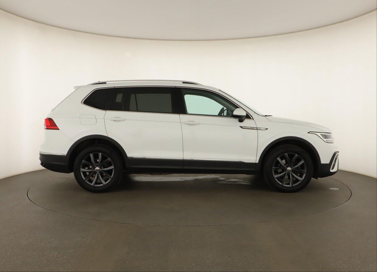 Volkswagen Tiguan Allspace, 2.0 TDI, Life, Automat, ČR - fotka 6