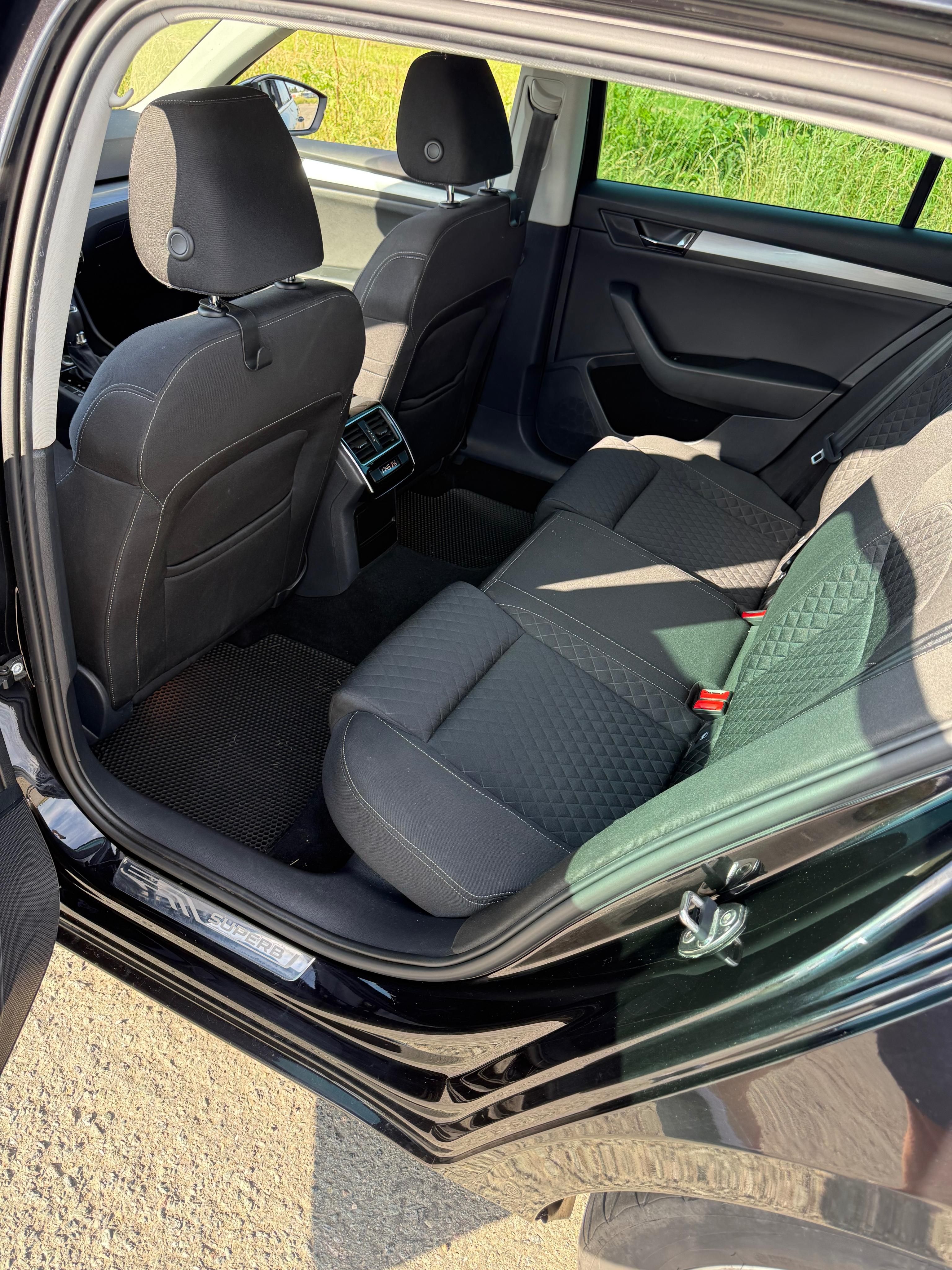 Škoda Superb, Škoda Superb Combi 2.0TDI - fotka 6