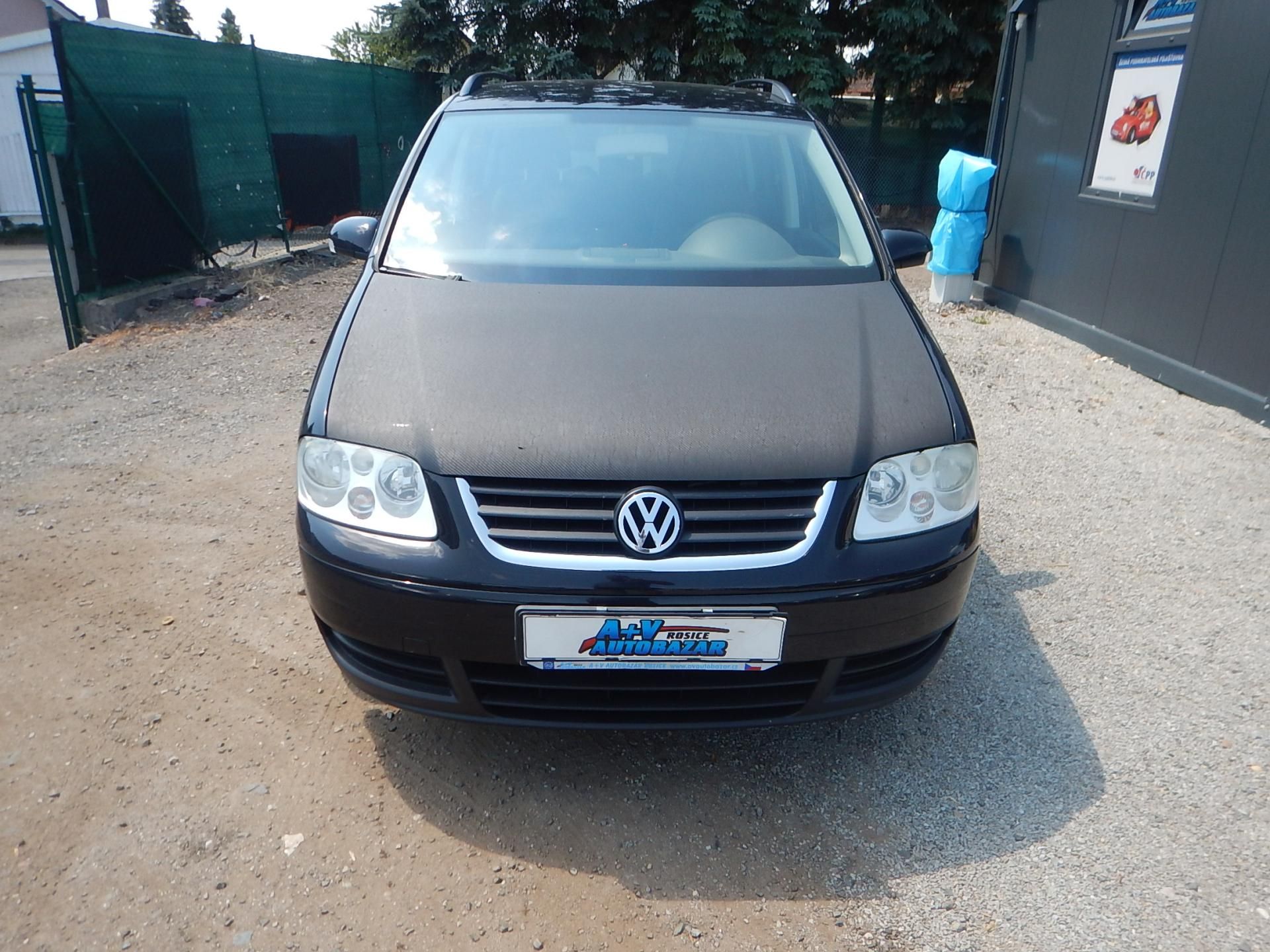 Volkswagen Touran, 1.9 TDI, 7 MÍST, TAŽNÉ - fotka 3