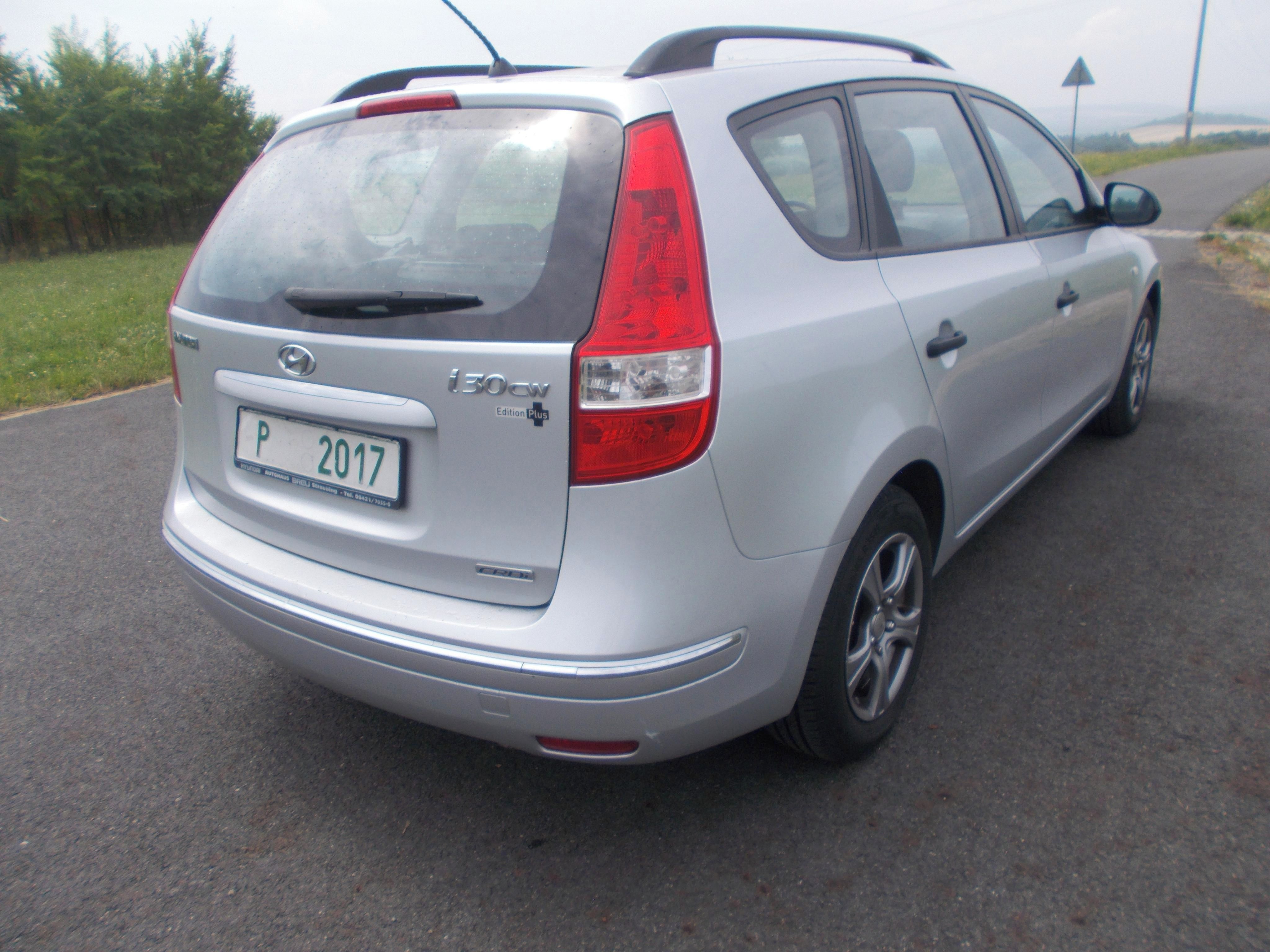 Hyundai i30, 1,6 CRDi nová STK - fotka 5