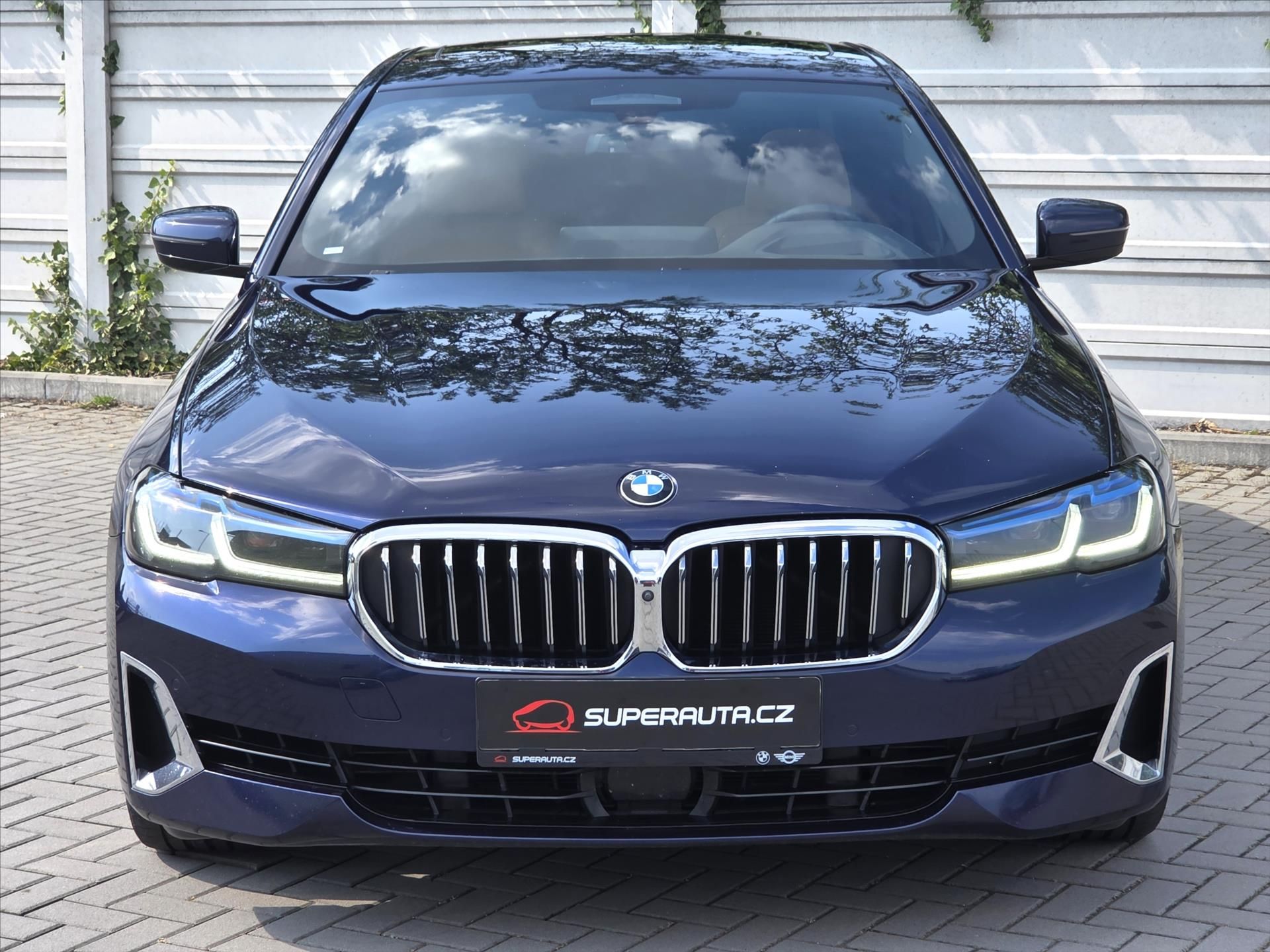 BMW Řada 5, 3,0 540i xDrive Luxury Laser H - fotka 2