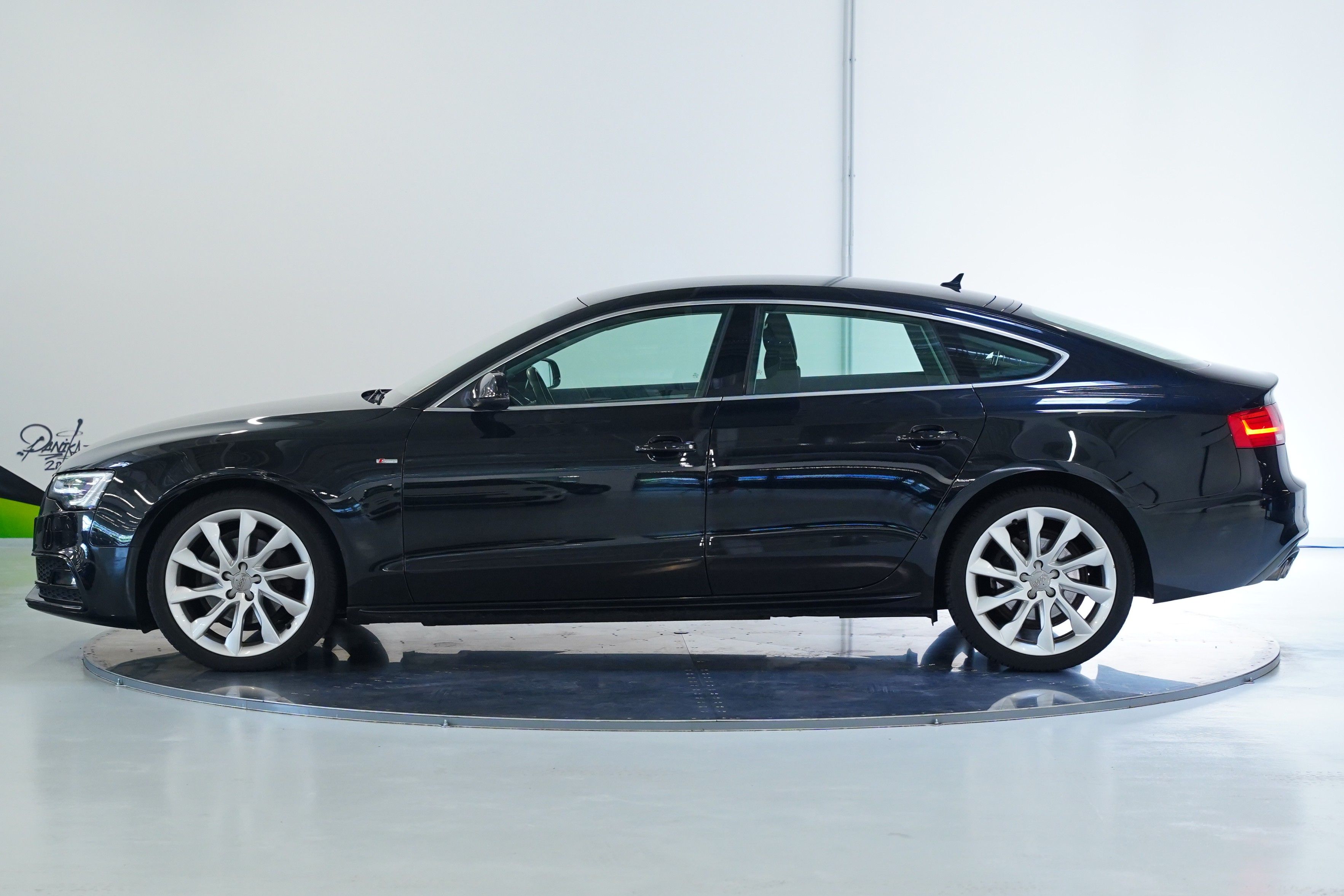 Audi A5, 2.0 TDI 140kW quattro Standard - fotka 3