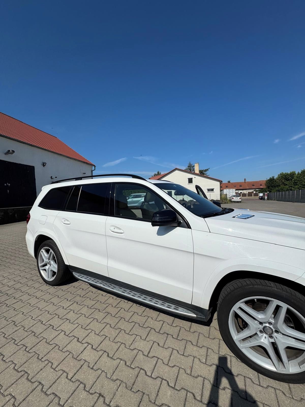Mercedes-Benz GLS, 350 d 4MATIC, AMG paket - fotka 3