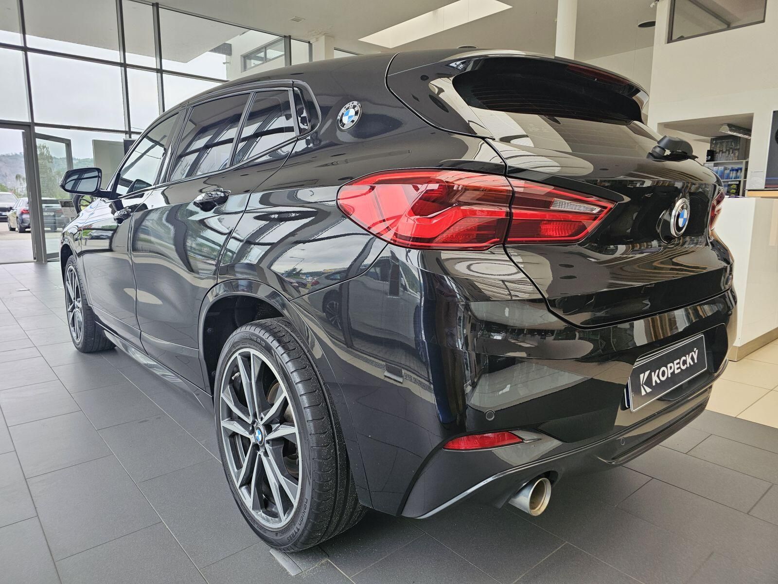 BMW X2, sDrive18i - fotka 4