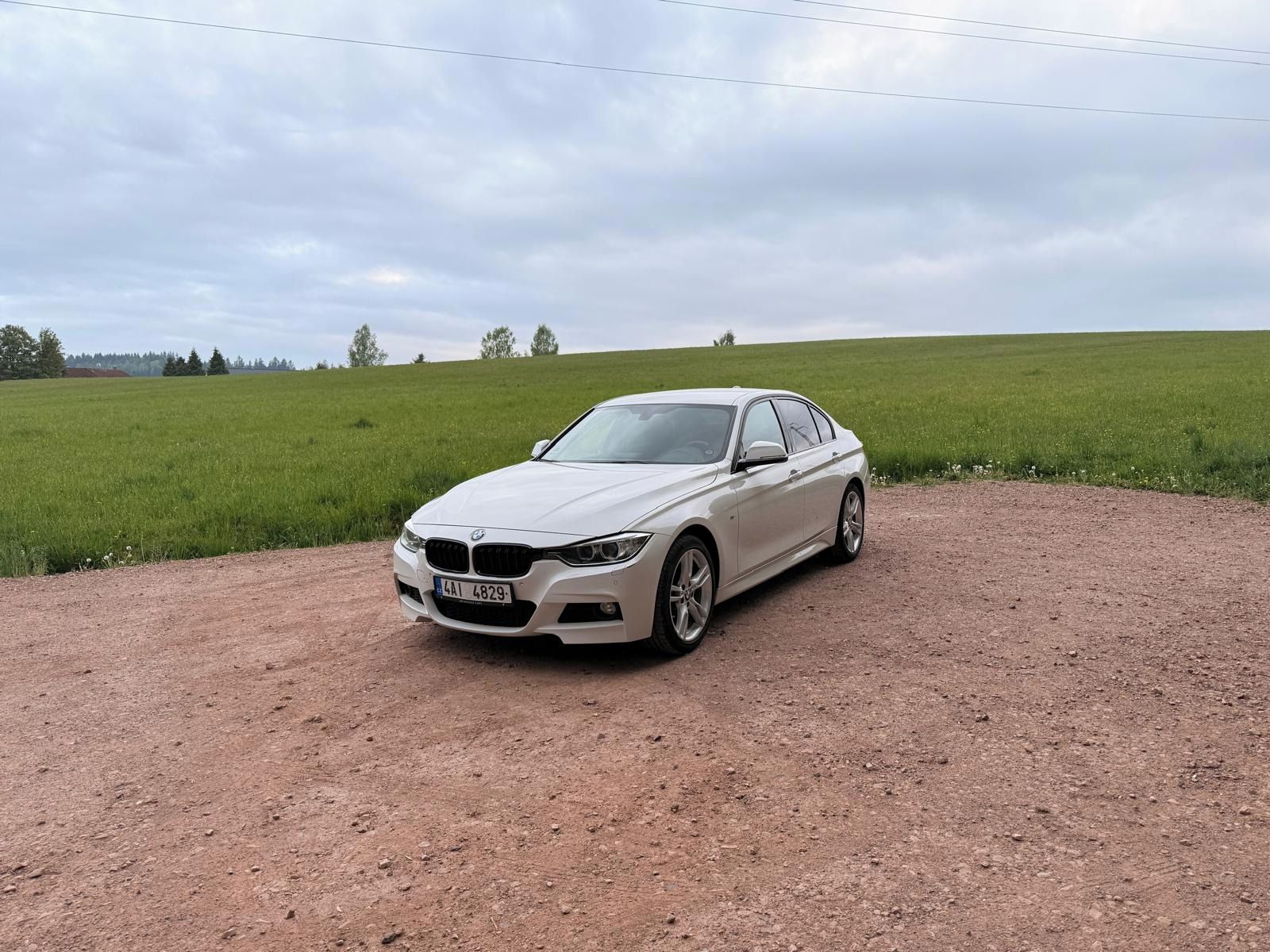 BMW Řada 3, 320d F30 xDrive M-paket - fotka 2