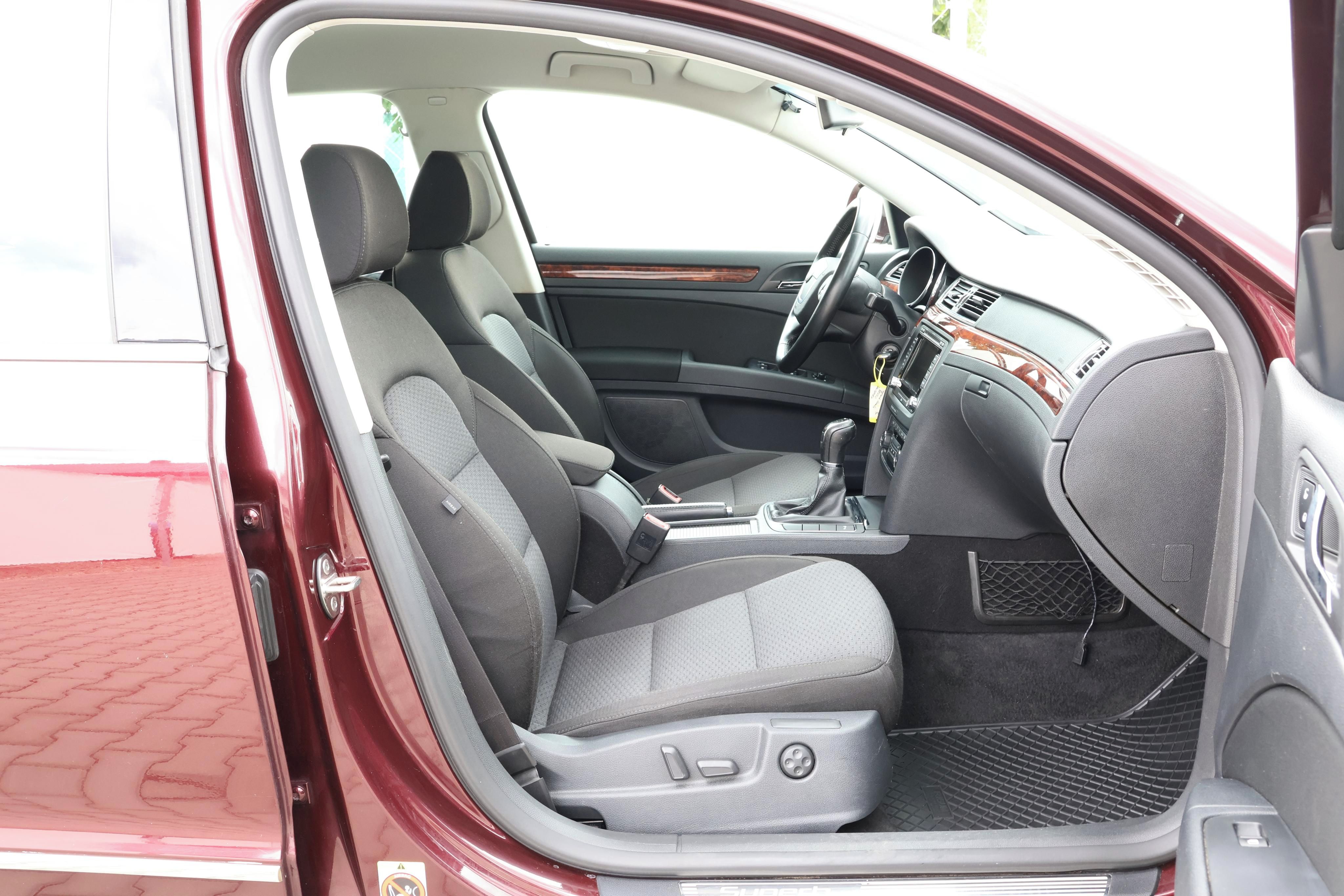 Škoda Superb, 2.0TDI*125kW*4x4*ČR*NAVI*XENON - fotka 5