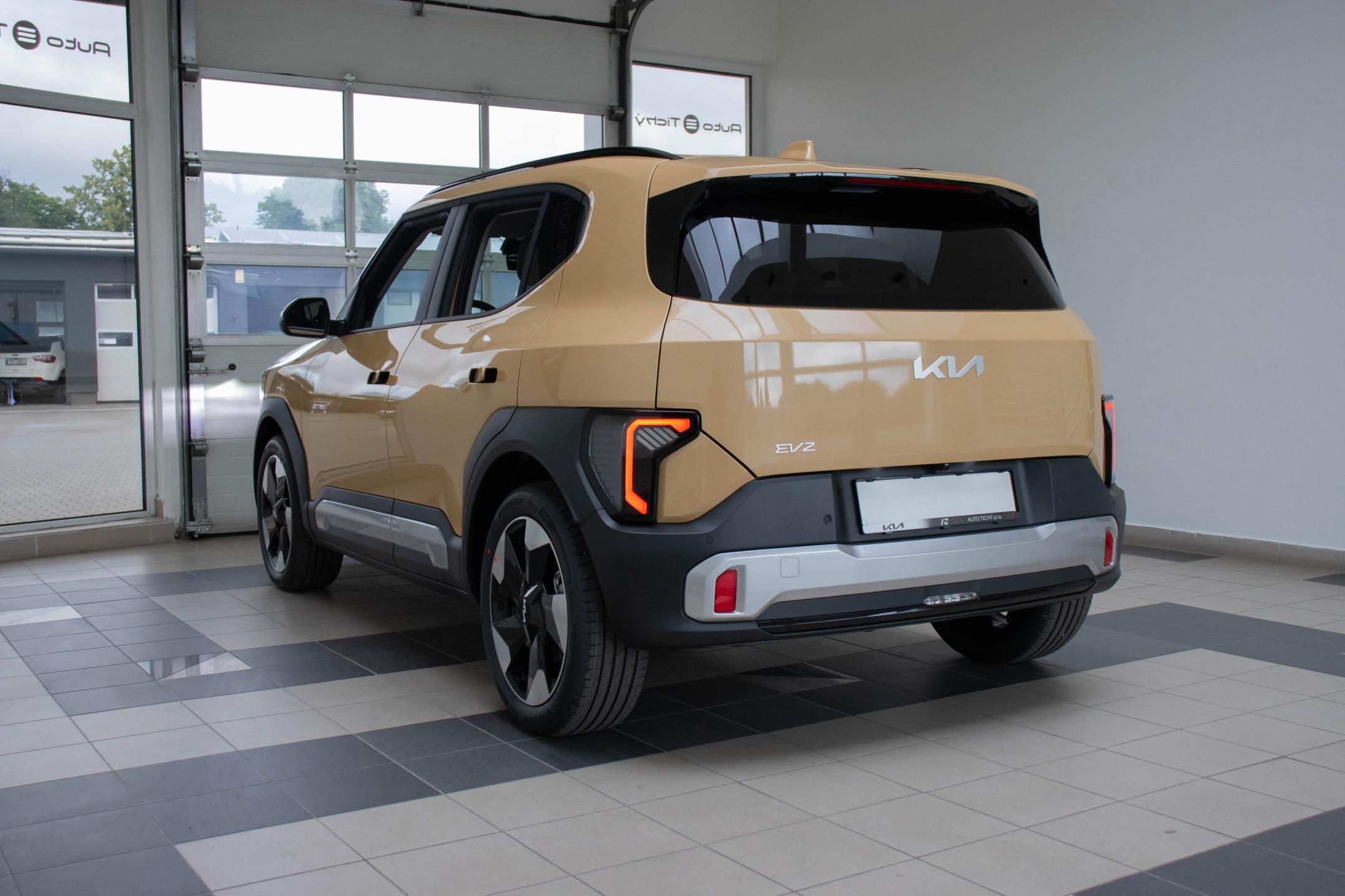 Kia, EARTH QV1 4P 42,2 kWh, 4x2 - fotka 6