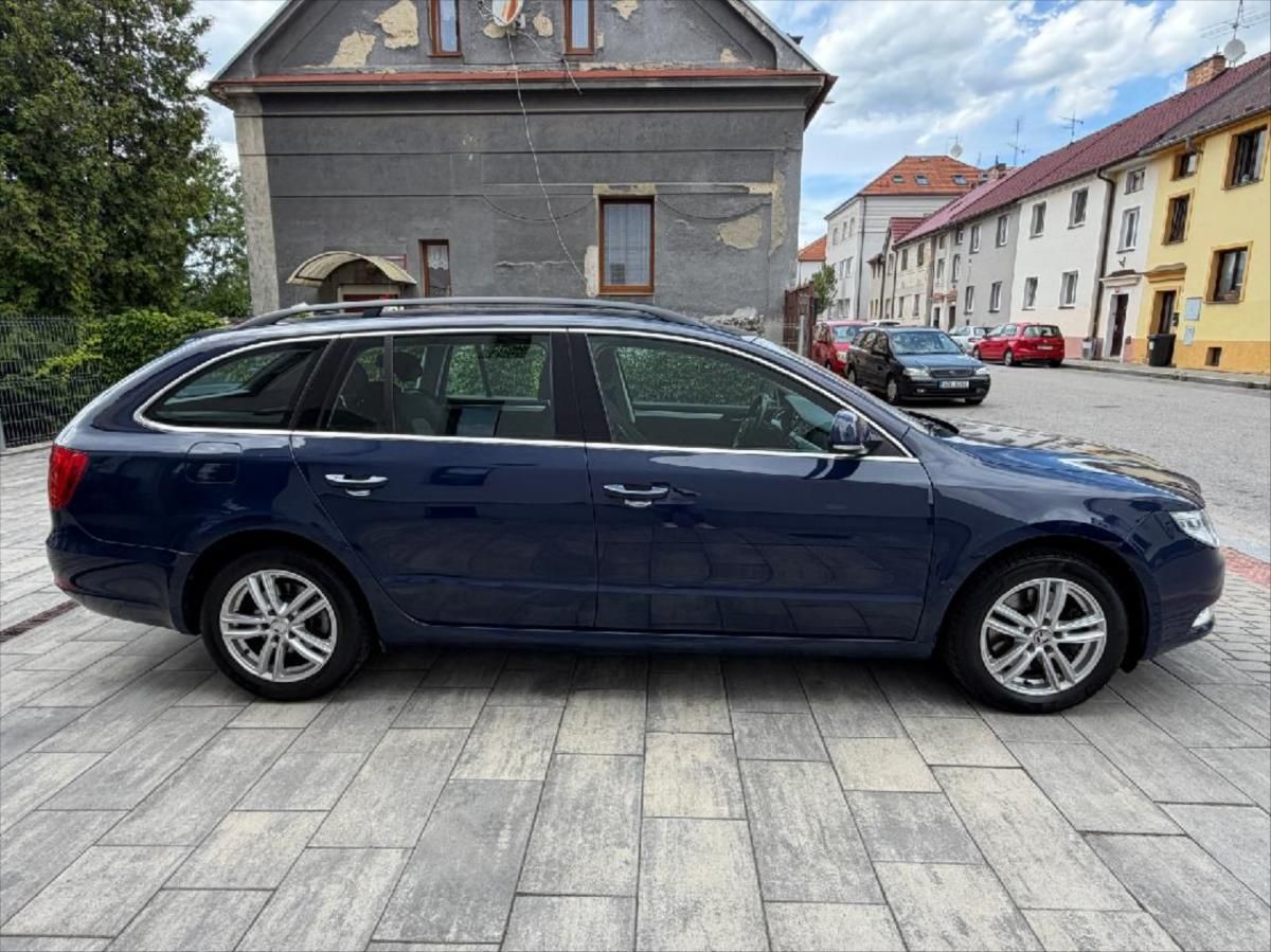 Škoda Superb, 2,0 Combi TDI 125 kw - fotka 6