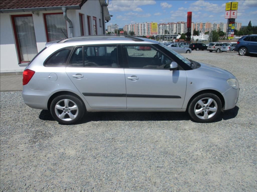 Škoda Fabia, 1,4 i 16v, aut. klima, - fotka 5