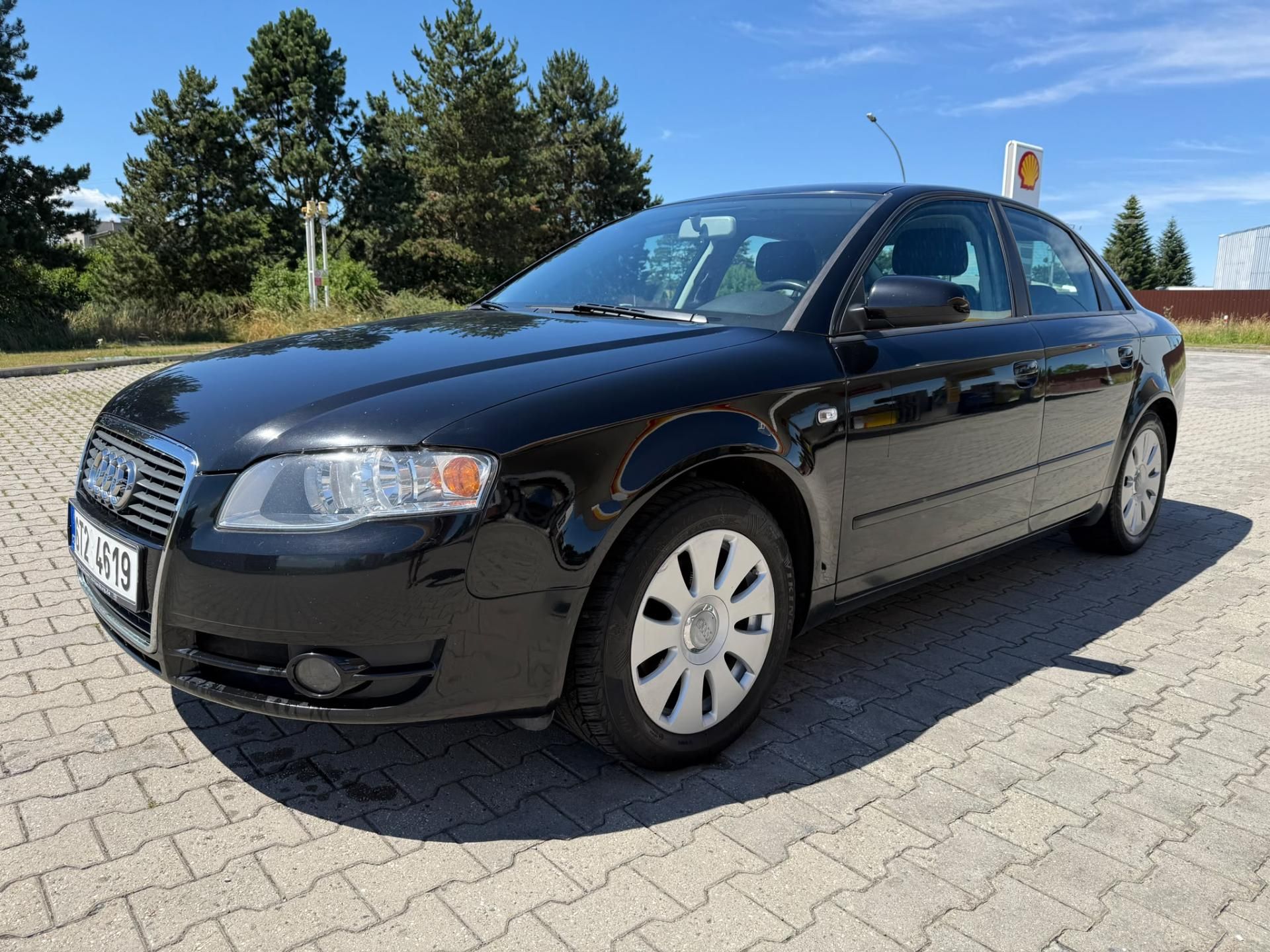 Audi A4, 2,0 TDI automat - fotka 2