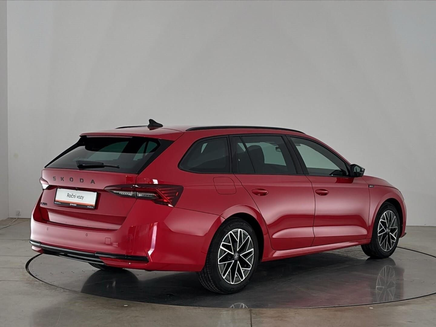 Škoda Octavia, 1.5 TSI / 110 kW Sportline - fotka 2
