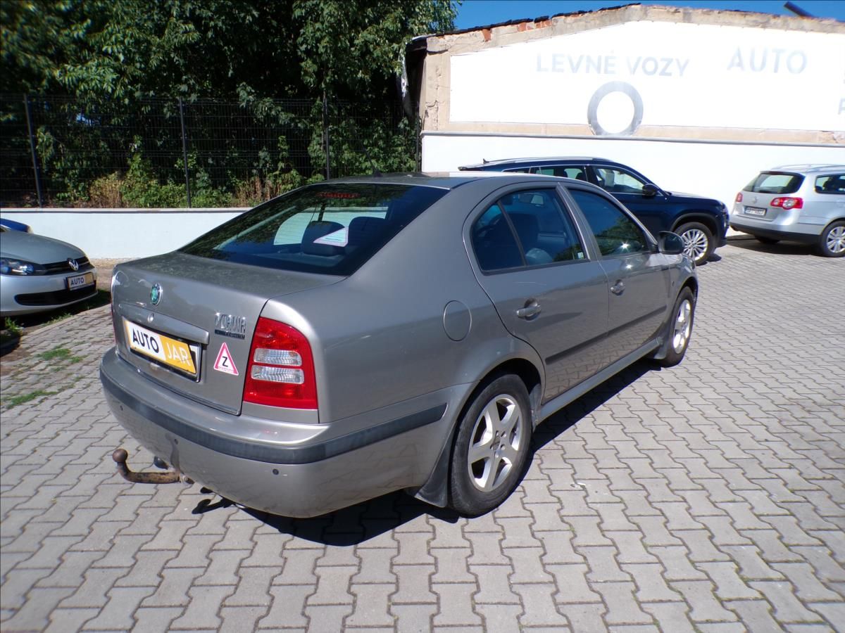 Škoda Octavia, 1,6 MPI  TOUR,TAŽNÉ ZAŘÍZENÍ - fotka 5