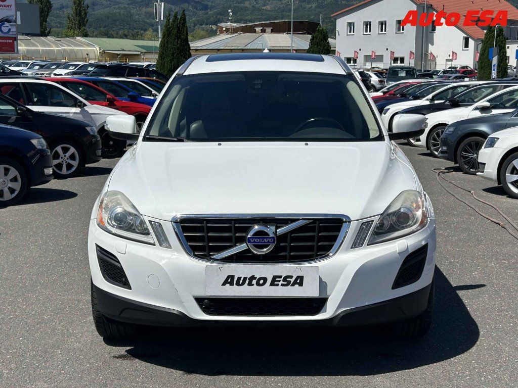 Volvo XC60, 2.4DS,ČR - fotka 2