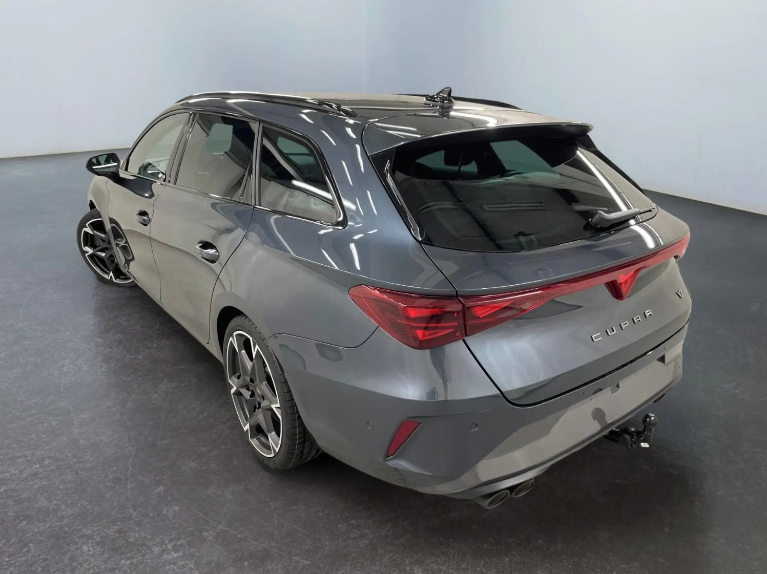 Cupra Leon, SP VZ 333 PS, sleva 27% - fotka 4