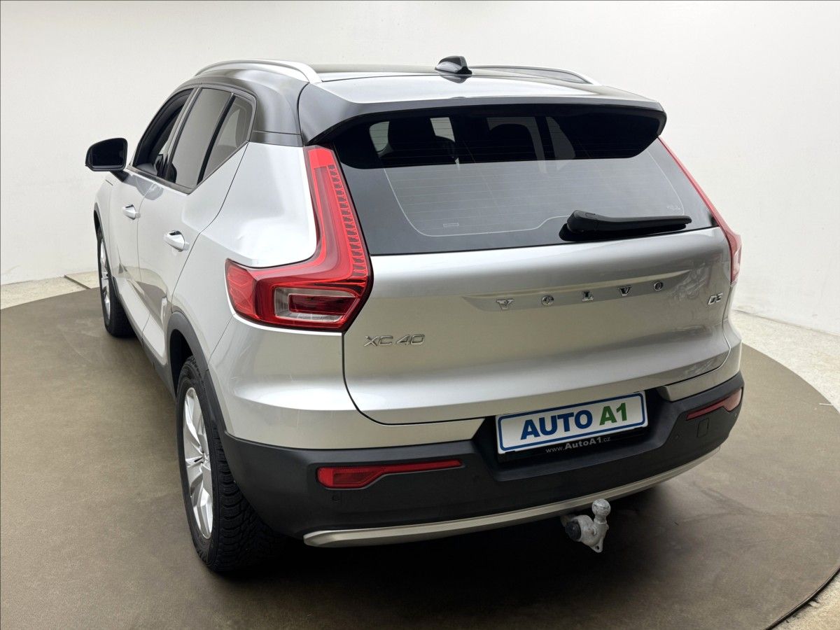 Volvo XC40, 2,0 D3 AUTOMAT VÝHŘEV TAŽNÉ - fotka 6