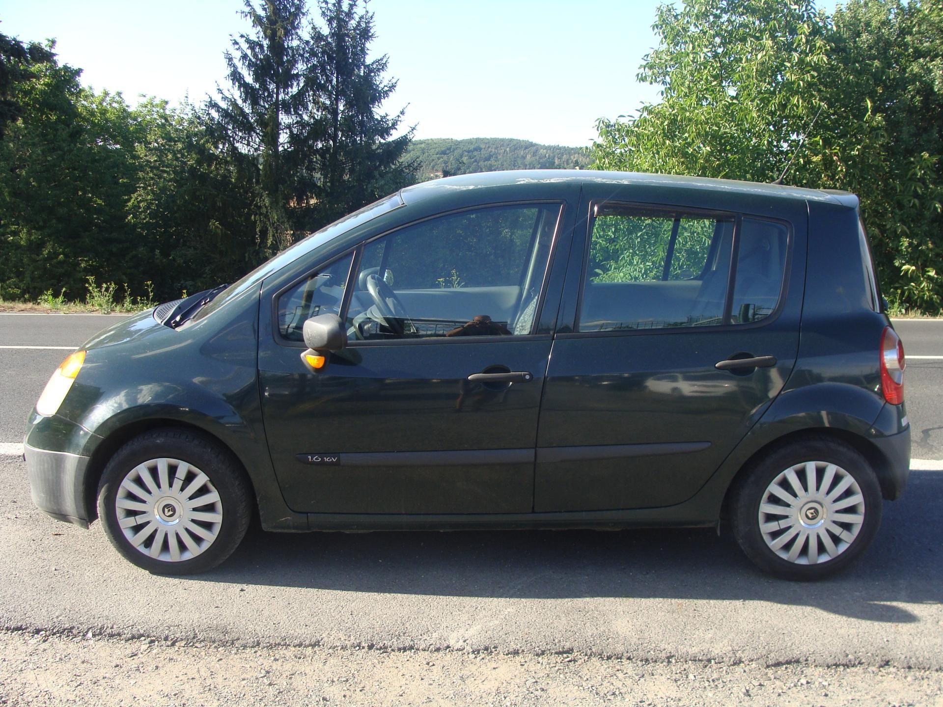 Renault Modus, 1.6i, 65 kW, klima, tažné - fotka 2