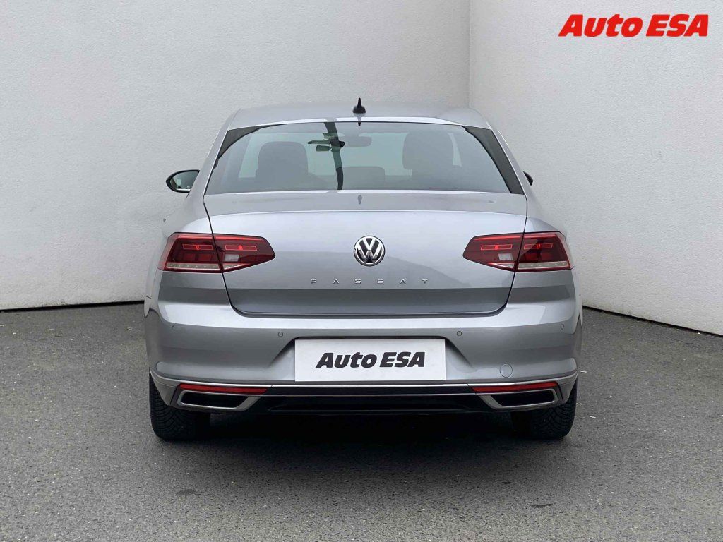 Volkswagen Passat, 2.0TDi,1.maj,ČR,Elegance - fotka 5