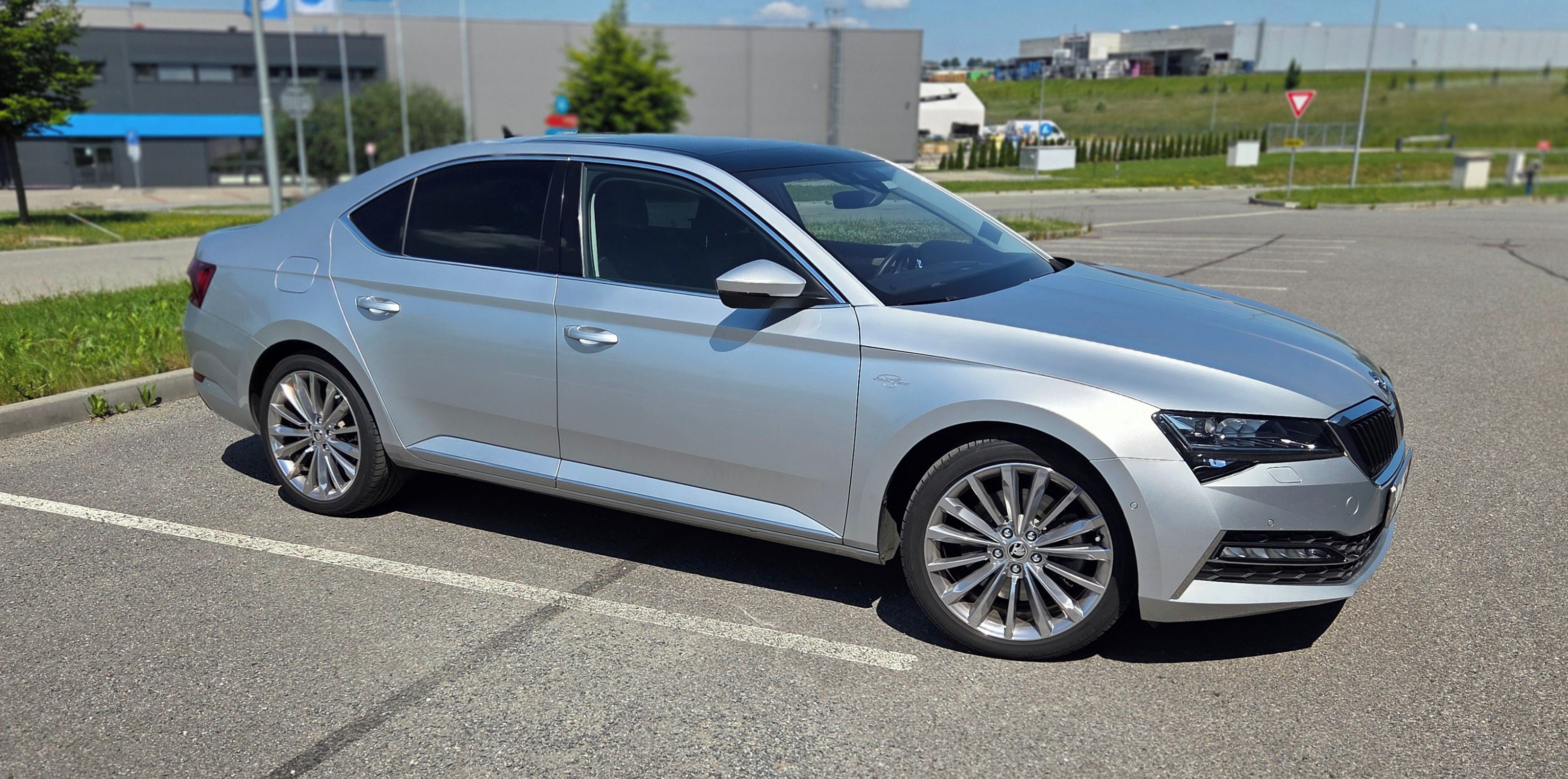 Škoda Superb - fotka 3