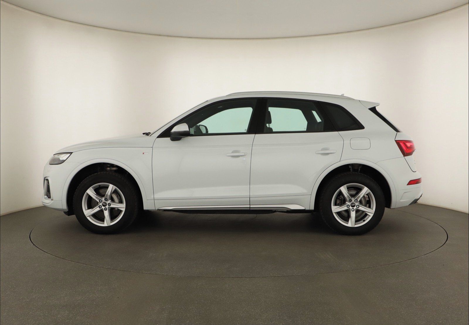 Audi Q5, 50 TFSI e, S line - fotka 3