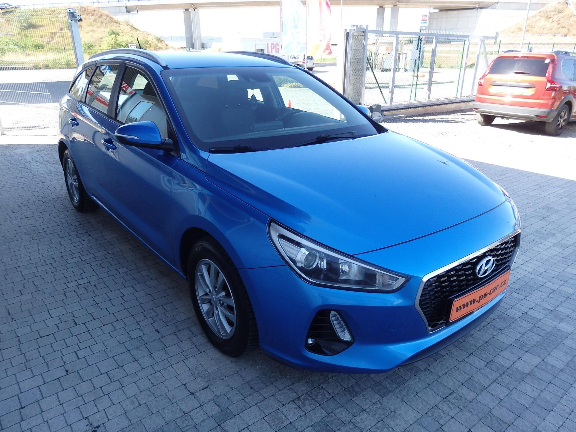 Hyundai i30, 1.6 CRDi 6x AIRBAG, KLIMA - fotka 3