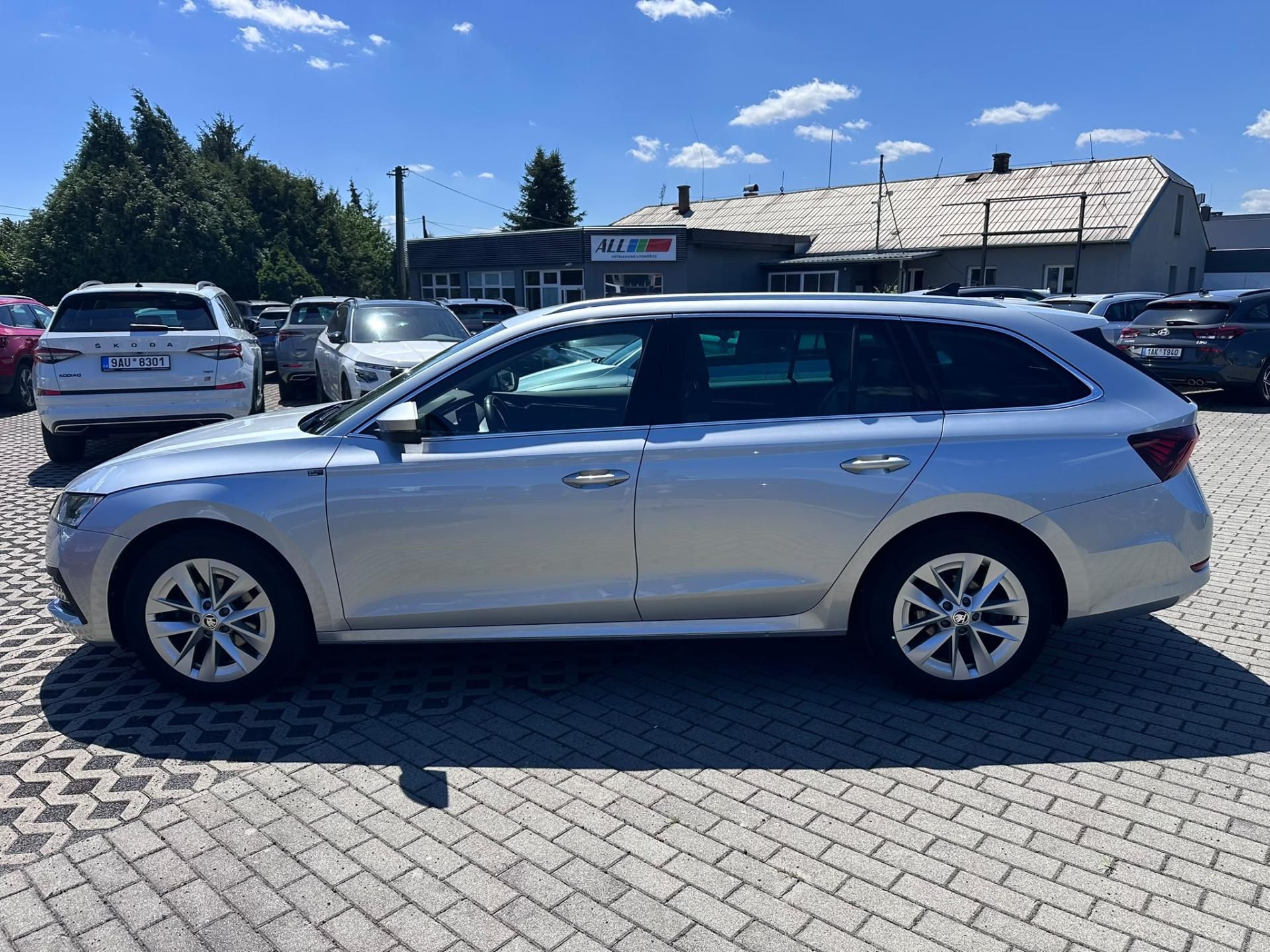 Škoda Octavia, 2.0 TDI 110kW DSG Style - fotka 6