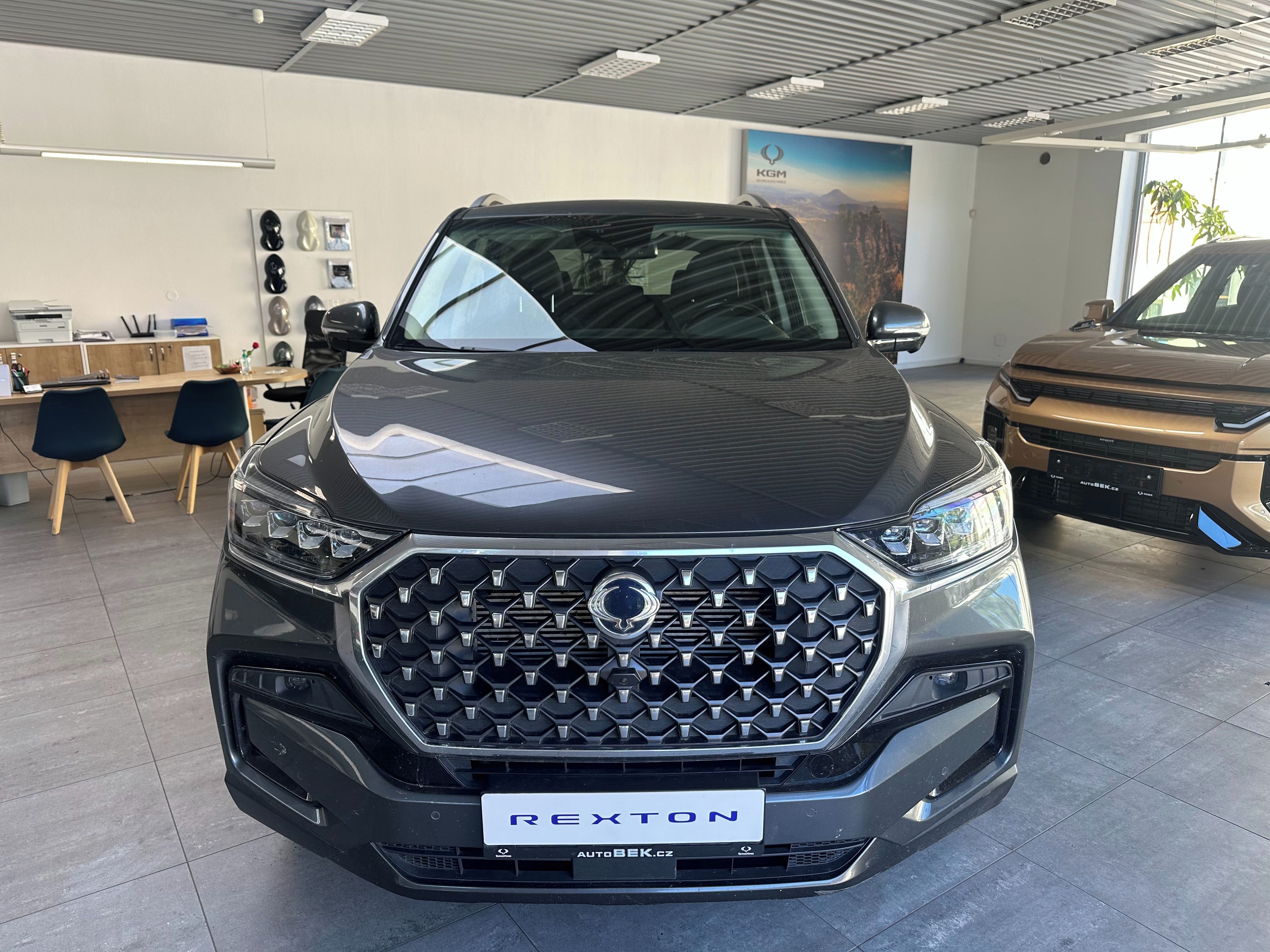SsangYong Rexton, 2,2E-XDi Premium AWD AT - fotka 2