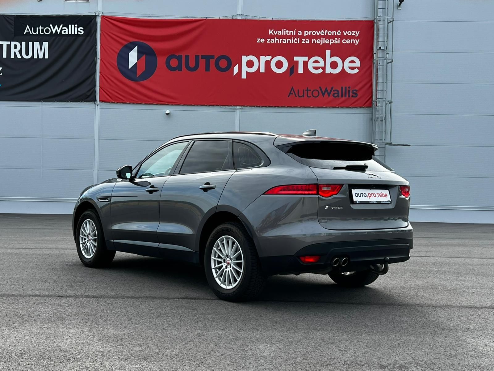 Jaguar F-Pace, 20d Aut. Prestige AWD PANO TZ - fotka 5