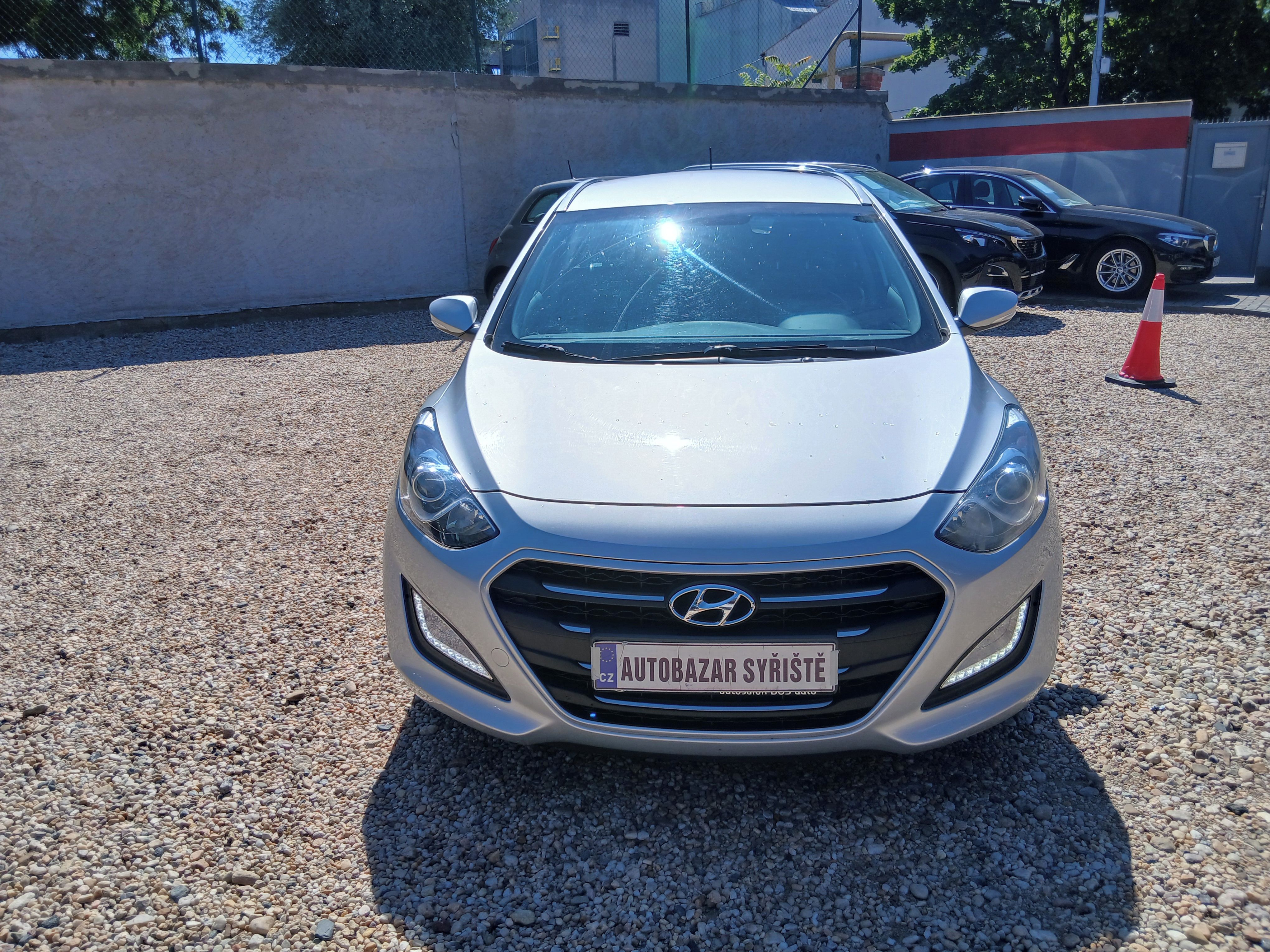 Hyundai i30, 1.6CRDi 81KW S.Kniha, ČR,+Zim. - fotka 2