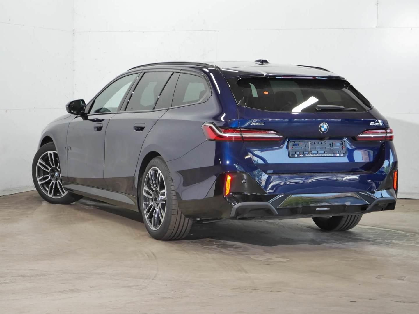 BMW Řada 5, 540d xDrive Touring Tažné - fotka 3