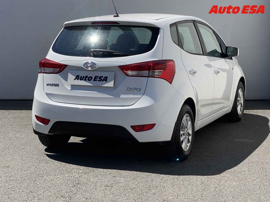 Hyundai ix20, 1.4i - fotka 4