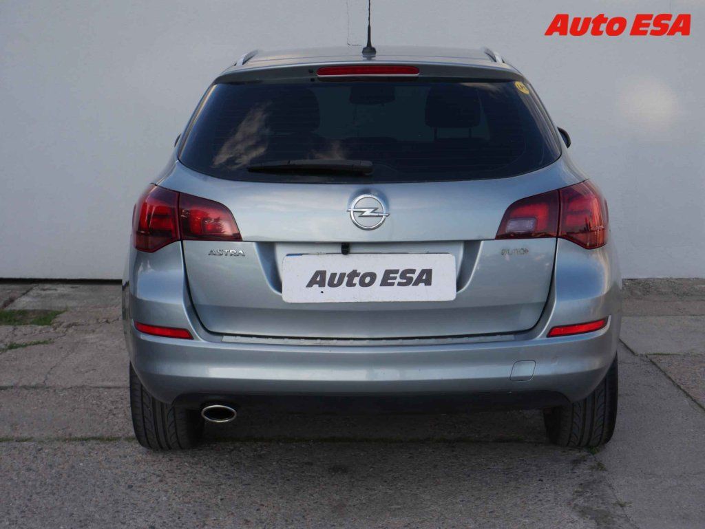 Opel Astra, 1.4 Turbo - fotka 5