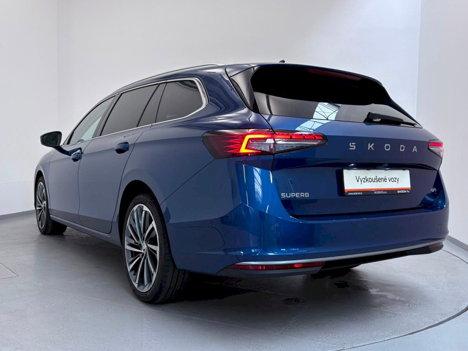 Škoda Superb, COMBI L&K 2.0TDI/ 142kW 7DSG 4 - fotka 6