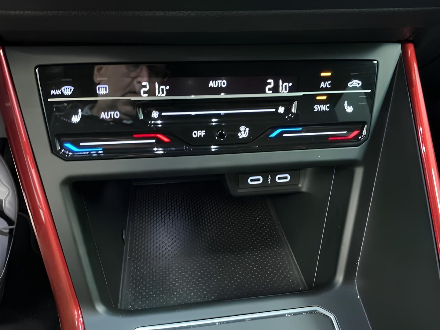 Volkswagen Polo, GTI 2.0TSI DSG 152kW DPH 1.Maj - fotka 5