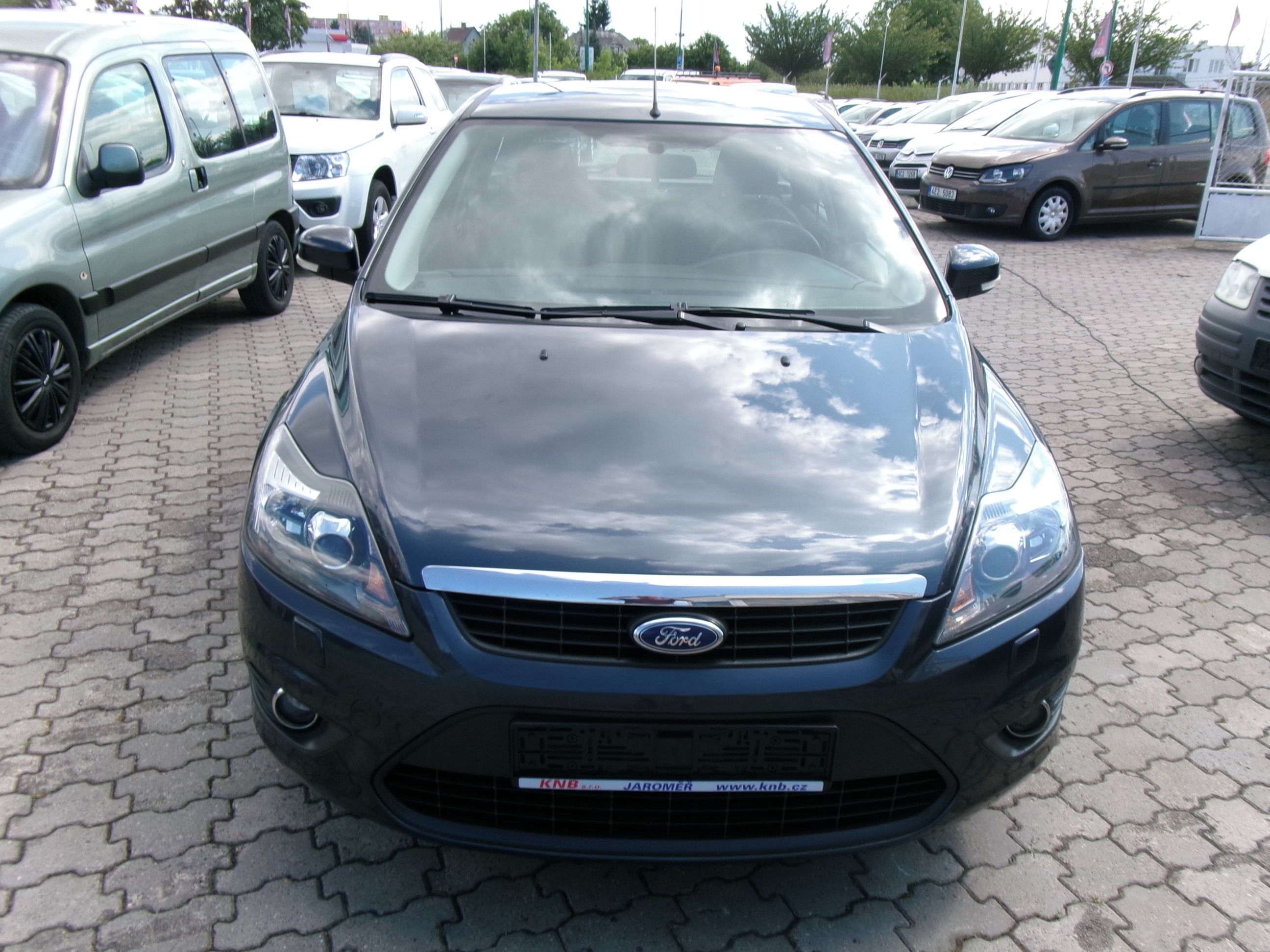 Ford Focus, 1.8I 1.MAJ.SERVISKA,2X KOLA - fotka 2