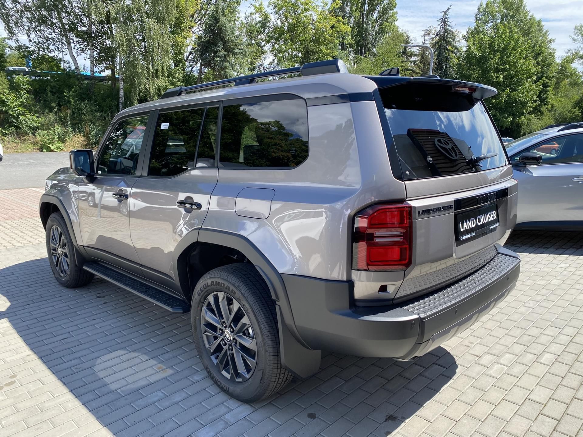 Toyota Land Cruiser, MY27 2.8 MHEV 8AT Executive - fotka 4