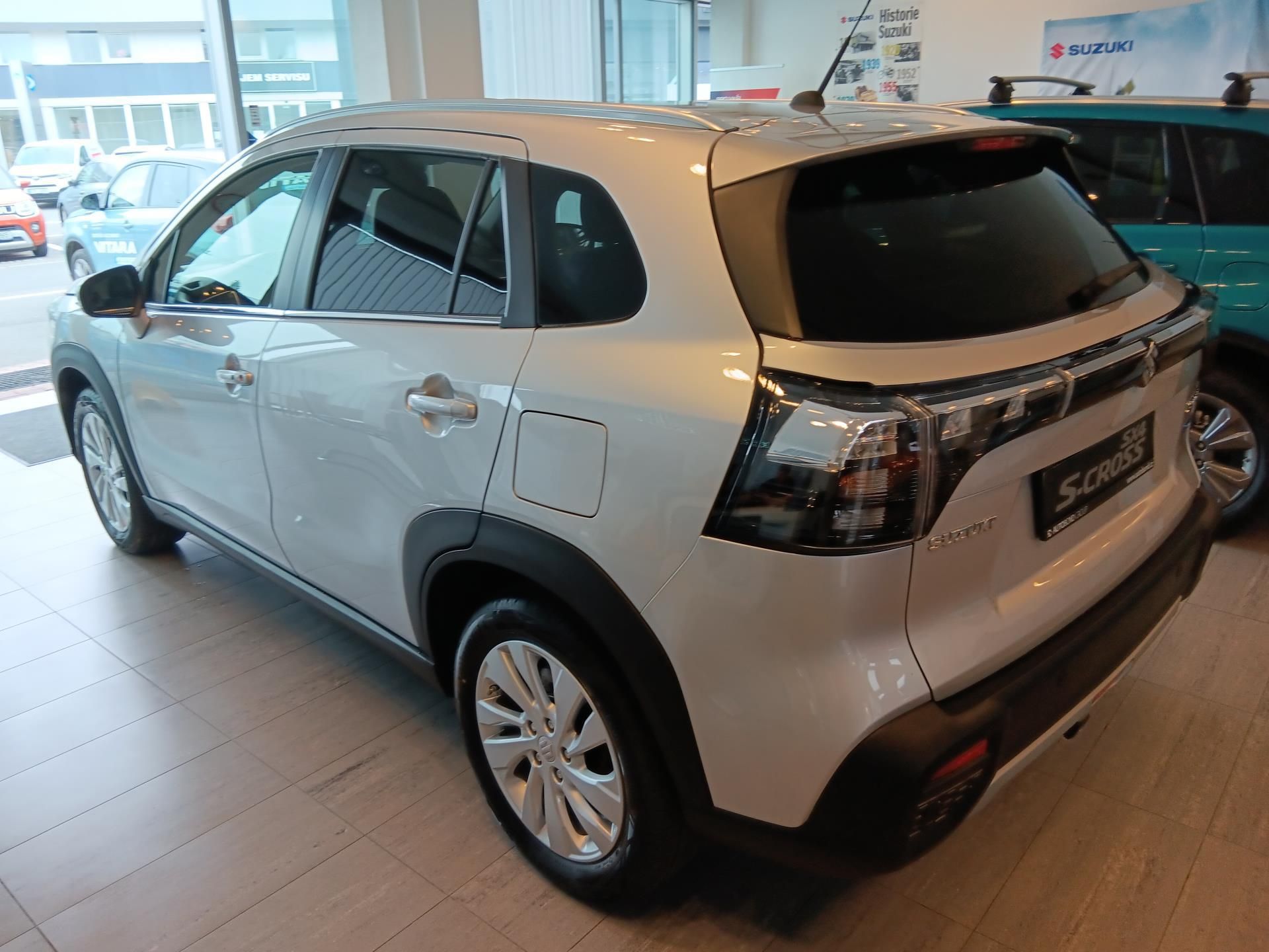 Suzuki S-Cross, PREMIUM 1.4 HYBRID M/T 4x4 - fotka 3